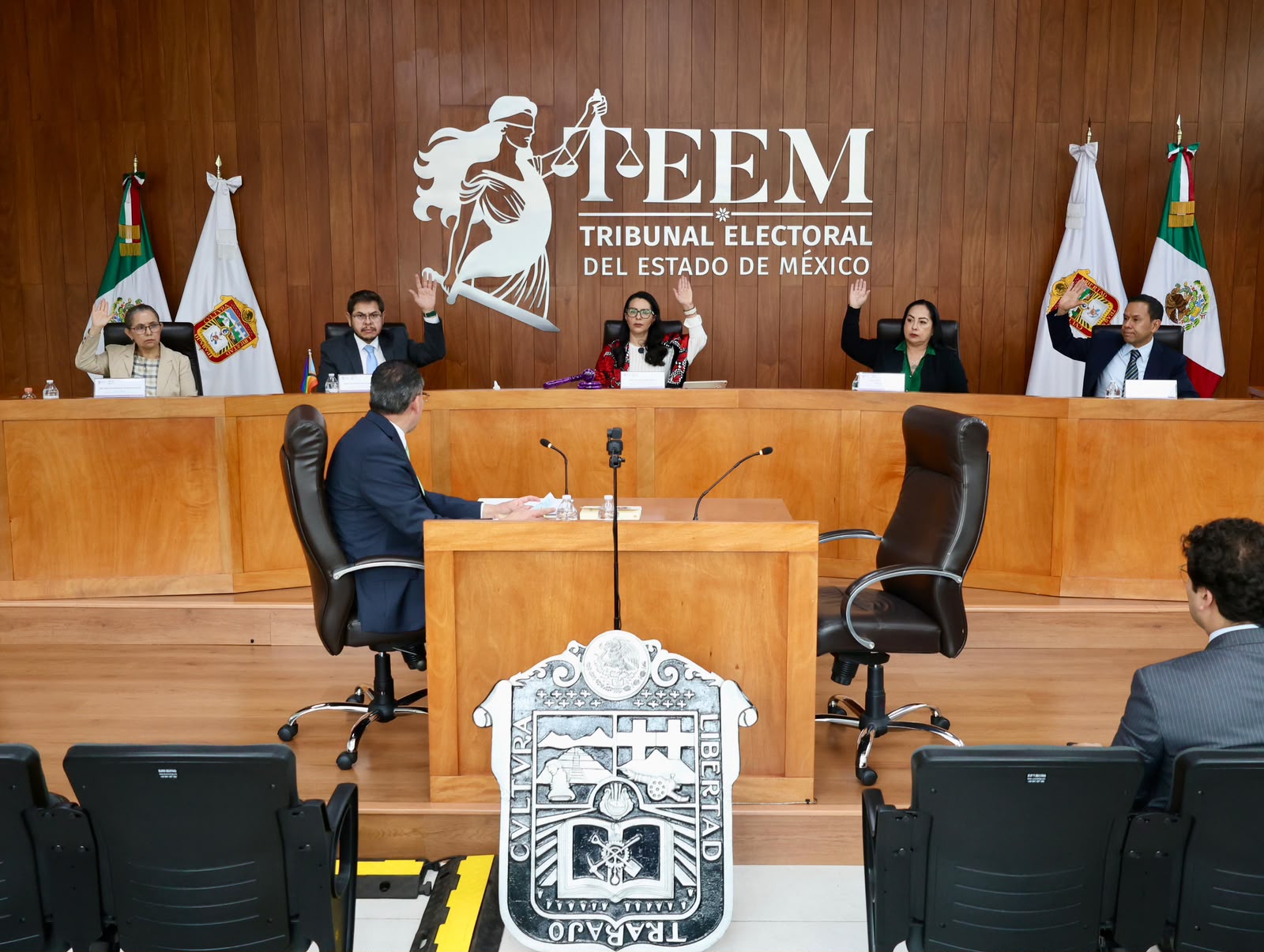 ORDENA TEEM GARANTIZAR DERECHOS DE REPRESENTANTES INDÍGENAS EN AYUNTAMIENTOS DE VILLA DE ALLENDE Y EL ORO