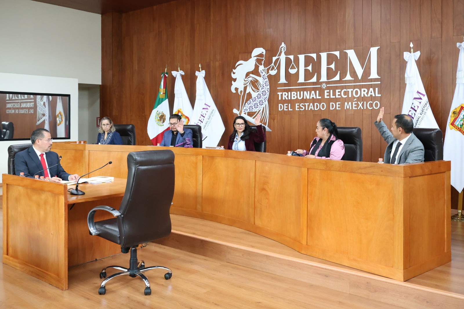CONFIRMA TEEM ACUERDO DEL IEEM POR EL QUE REDISTRIBUYE FINANCIAMIENTO PÚBLICO  A PARTIDOS POLÍTICOS PARA EL EJERCICIO 2026